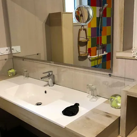 Les Fous De Bassans Bed & Breakfast 3*